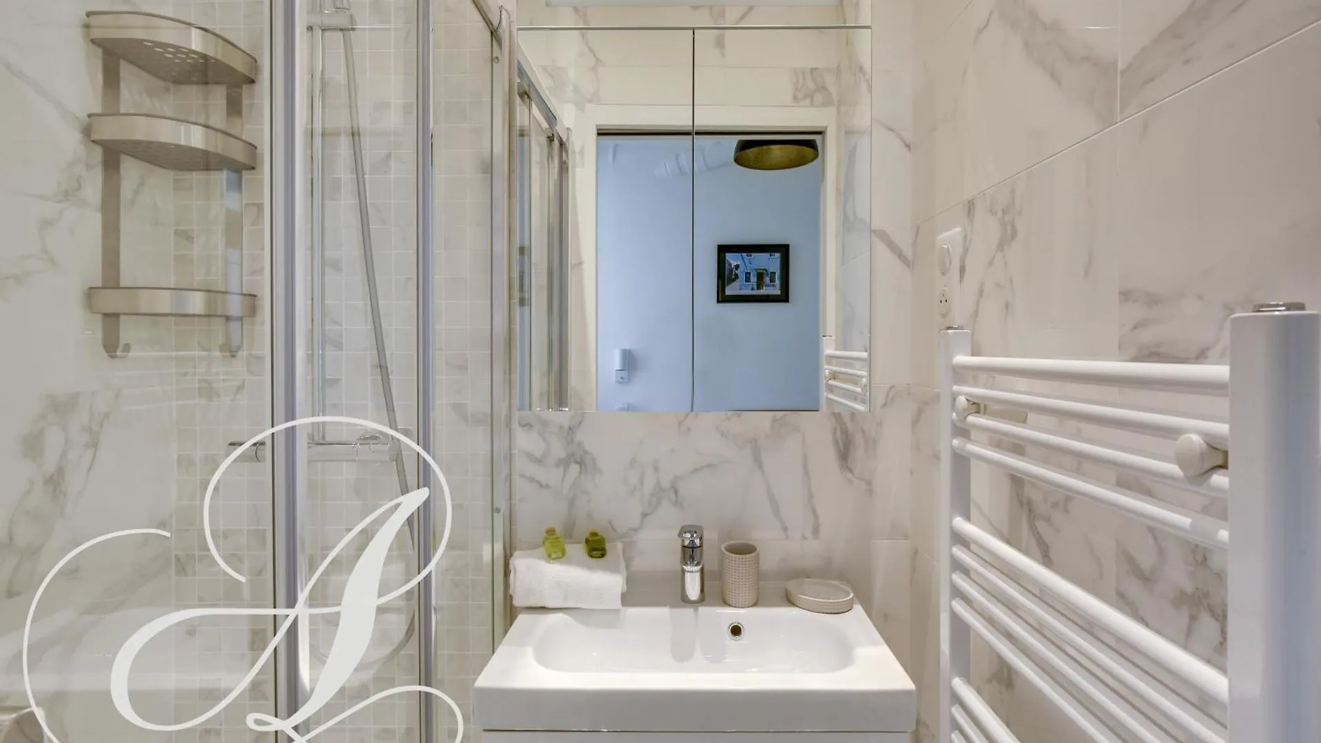 Roxane, 2 Chambres Dont Une En Souplex Paris 14E 0*,